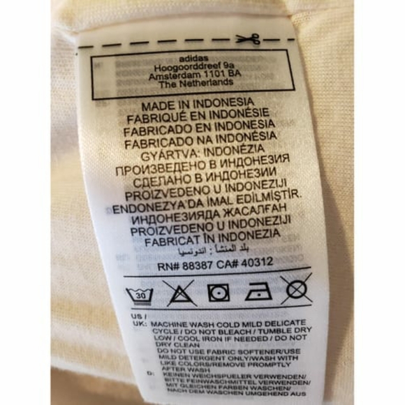 ADIDAS ORIGINAL ADICOLOR PLISSÉ SHORTS CREAM (Pleated Shorts) - Picture 3 of 3